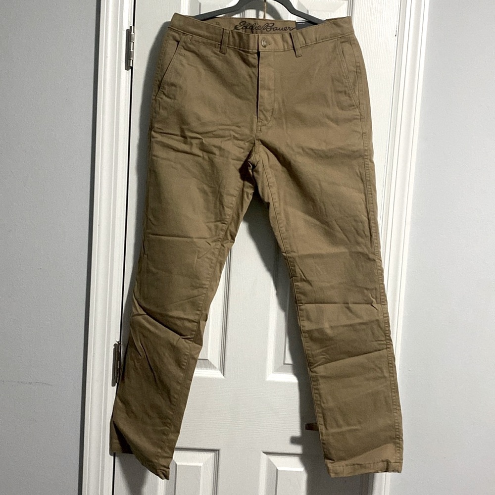 NWT, Eddie Bauer fully lined, red plaid flannel khaki pants!🥾